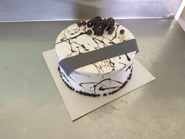 Chocolate Vanilla White Chocolate Mix Cake